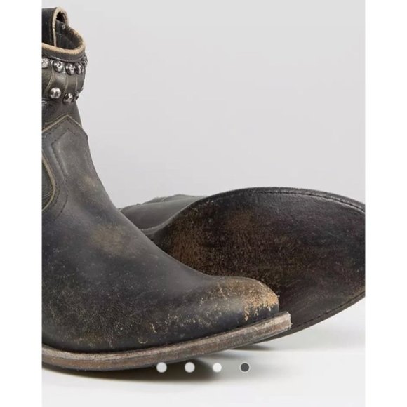 RARE Frye Diana Vintage Distressed Black Leather Stud Pull-On Cowgirl Ankle Boot - Picture 4 of 16